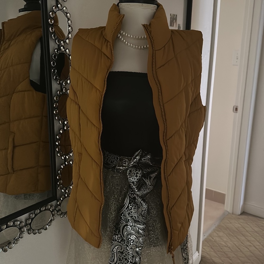 Yellow mustard color puff vest with pockets